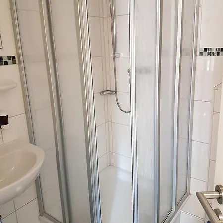 克雷姆斯公寓 *