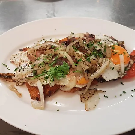 克雷姆斯公寓 公寓 *